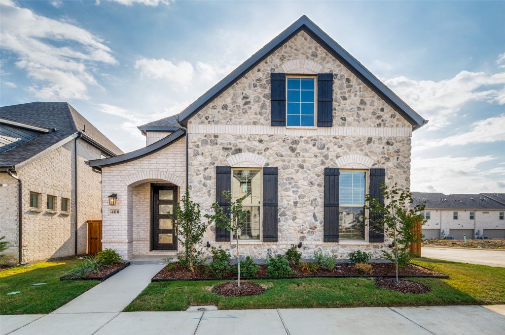 400 Buffalo Grass Drive, Euless, TX 76039 — photo 1