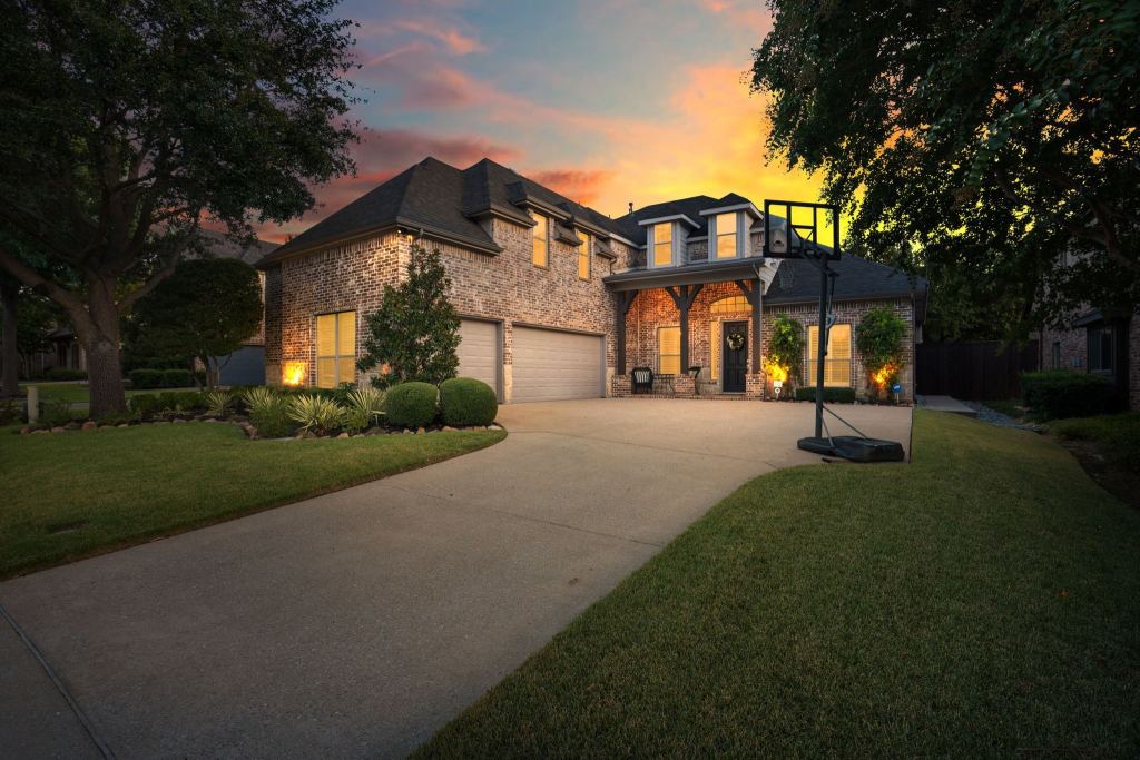 15605 Crown Cove Lane