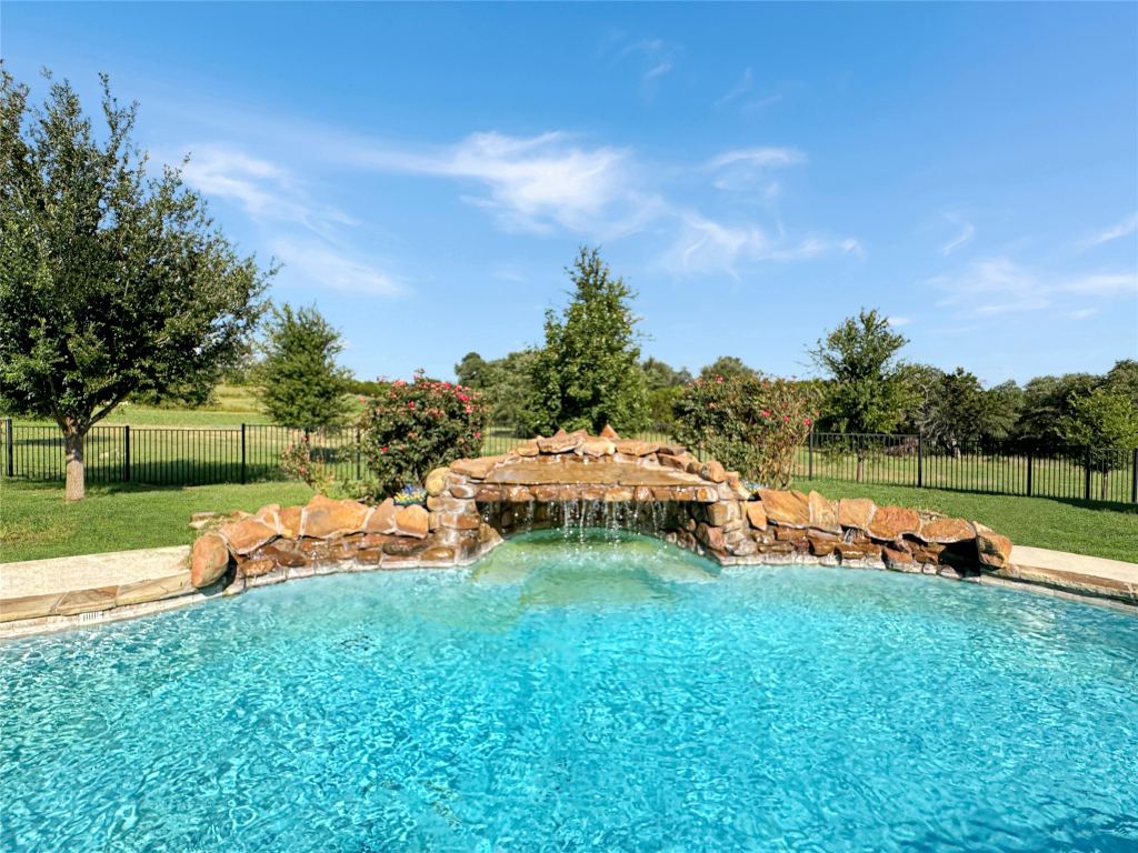 6509 Ladybank Court W, Cleburne, TX 76033 — photo 1