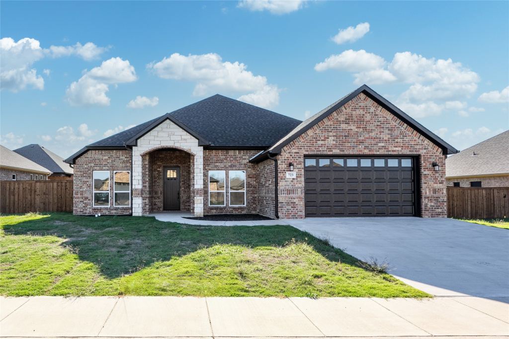 723 Cobblestone Circle, Mabank, TX 75147 — photo 1