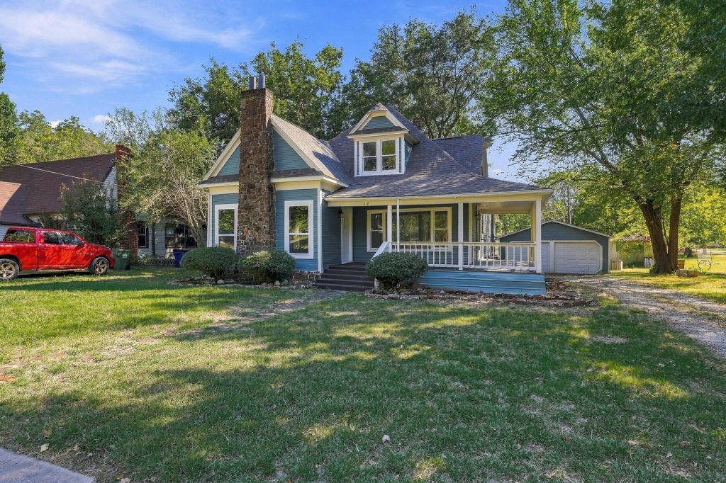 512 E Main Street, Whitesboro, TX 76273 — photo 1