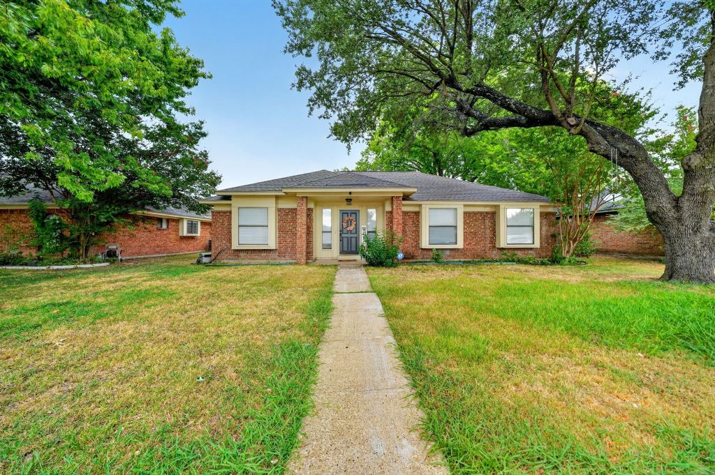 2601 Kimberly Drive, Garland, TX 75040 — photo 1