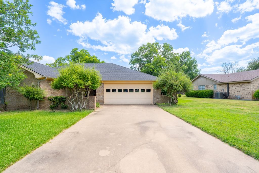 1501 Westhill Terrace, Cleburne, TX 76033 — photo 1