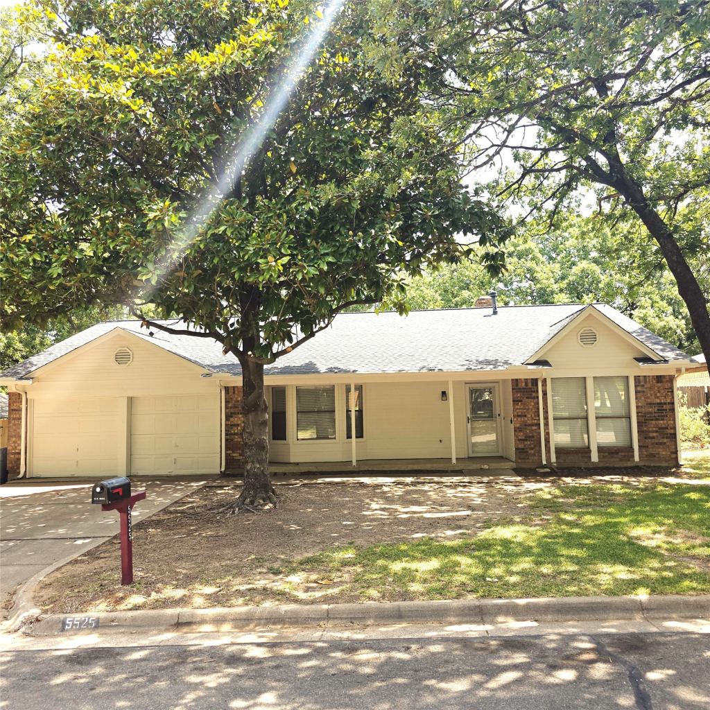 5525 Parliament Drive, Arlington, TX 76017 — photo 1
