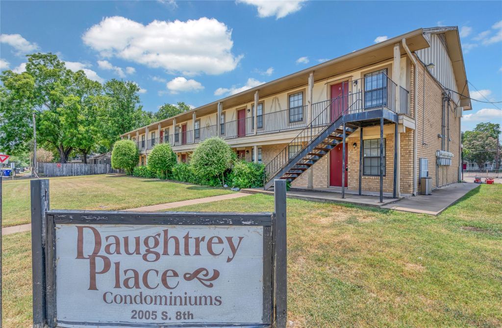 2005 S 8th Street, Waco, TX 76706 — photo 1