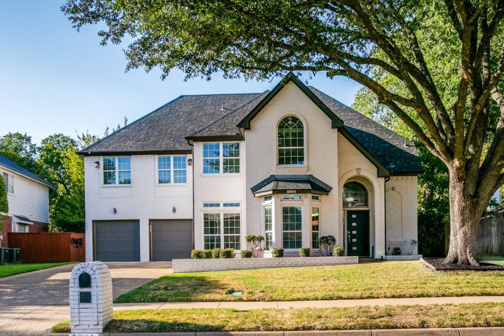 3001 Redstone Drive, Arlington, TX 76001 — photo 1