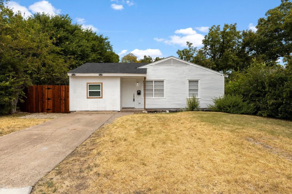 3835 Lovingood Drive, Dallas, TX 75241 — photo 1