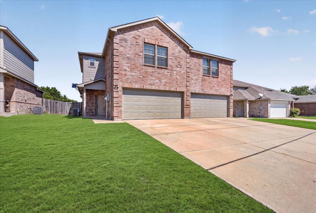606 E College Street, Princeton, TX 75407 — photo 1
