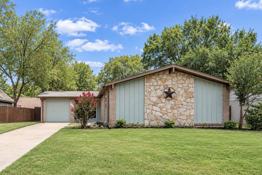 806 Greenhaven Drive, Richardson, TX 75080 — photo 1