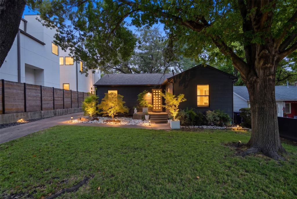 1906 Lakeland Drive, Dallas, TX 75218 — photo 1