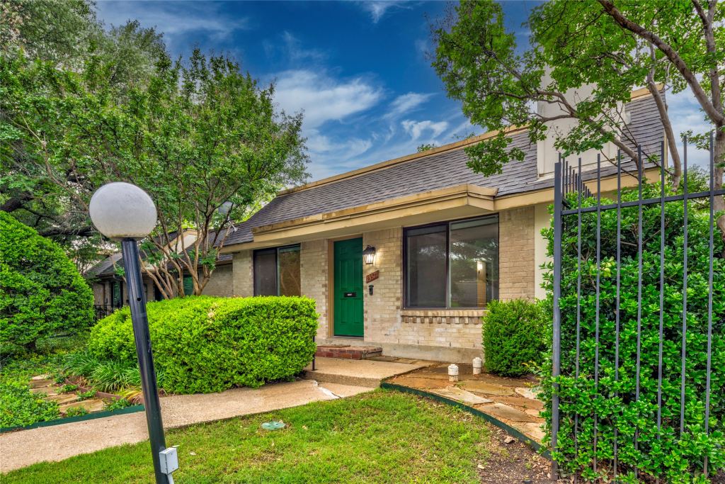 13571 Waterfall Way, Dallas, TX 75240 — photo 1