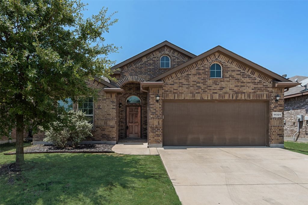 11321 Gold Canyon Drive, Fort Worth, TX 76052 — photo 1