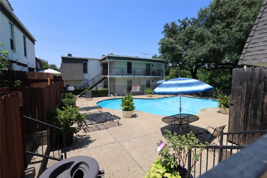 900 S Weatherred Drive 900F, Richardson, TX 75080 — photo 1