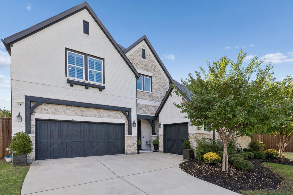 8004 Sarahville Drive