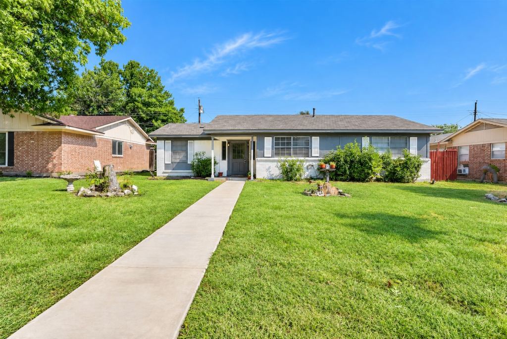 1817 Laurel Lane