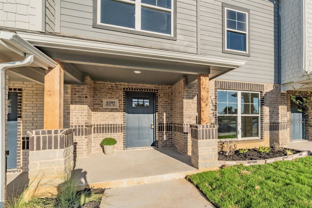 6215 Roby Drive, Arlington, TX 76001 — photo 1
