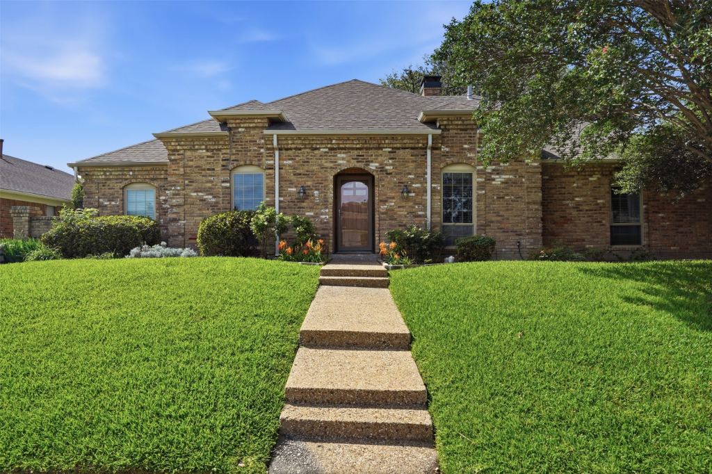 2247 Valley Mill, Carrollton, TX 75006 — photo 1