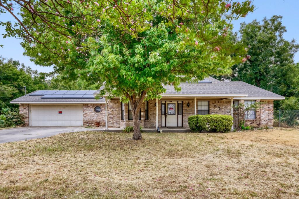 2111 Potter Lane, Mesquite, TX 75149 — photo 1