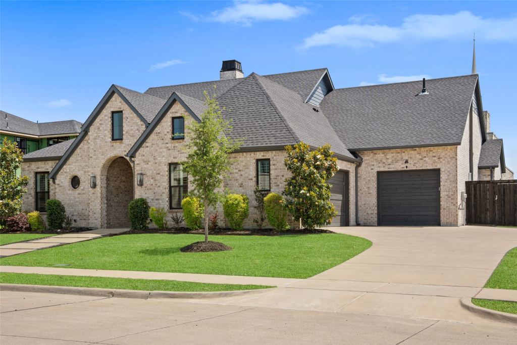 1215 Chapel Drive