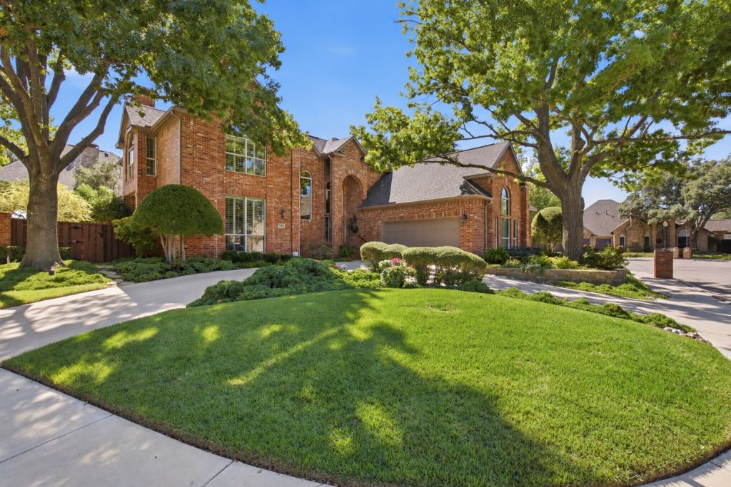 5901 Moss Glen Court