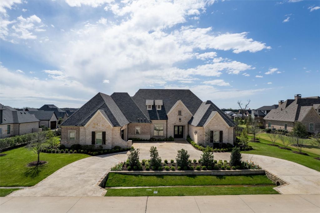 658 Louise Drive