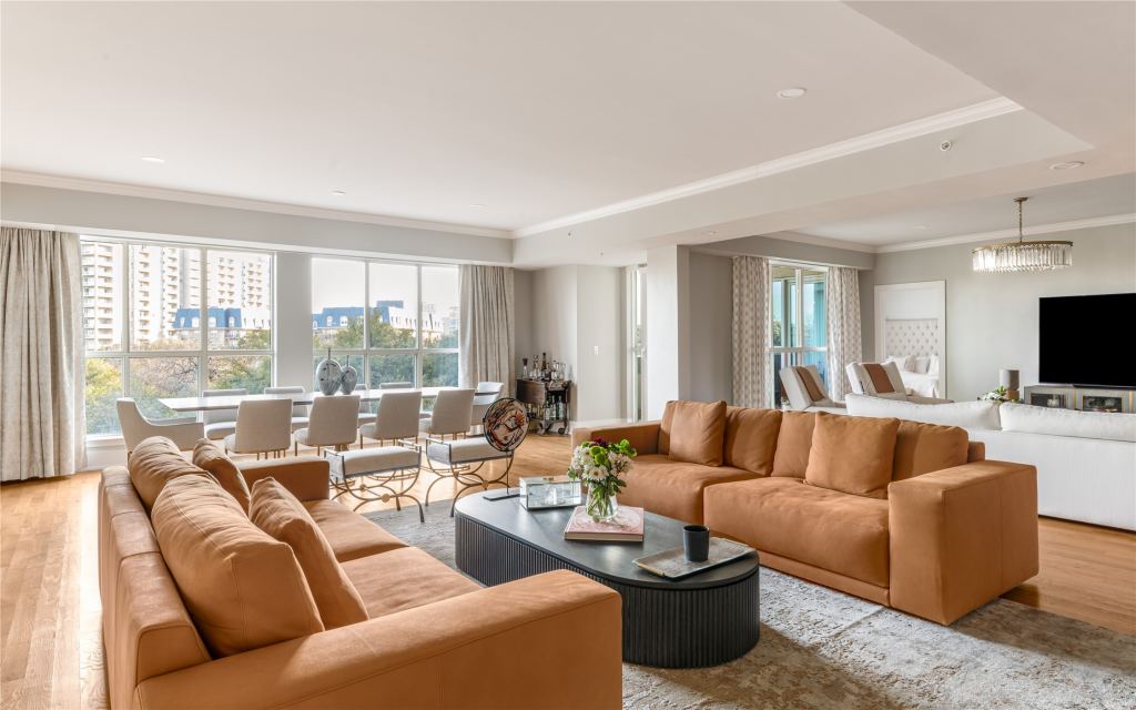 3401 Lee Parkway 404