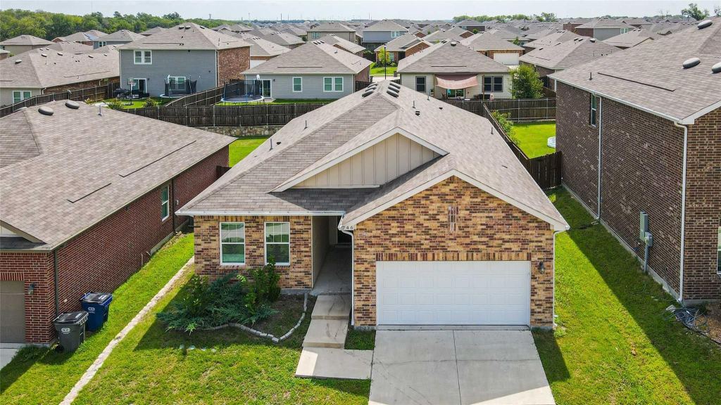 746 Wilshire Drive, Lavon, TX 75166 — photo 1