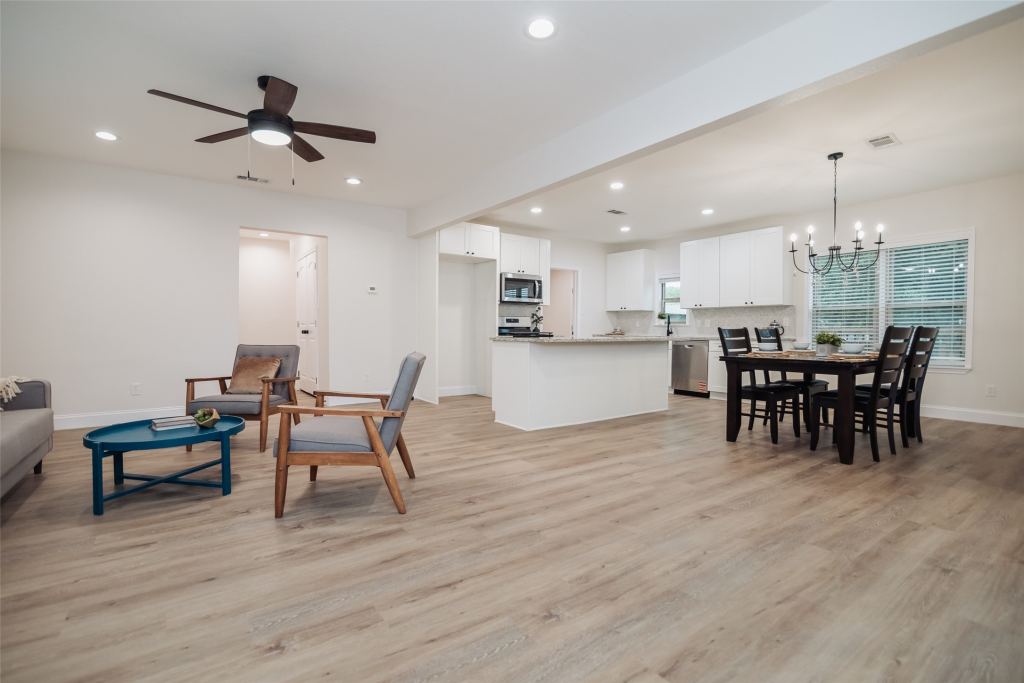 305 Ball Street, Tom Bean, TX 75491 — photo 1