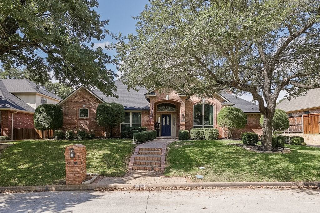 807 Muirfield Drive, Mansfield, TX 76063 — photo 1