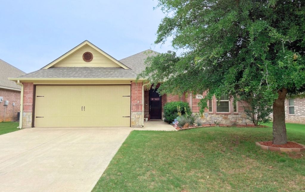 109 Donna Circle, Granbury, TX 76049 — photo 1