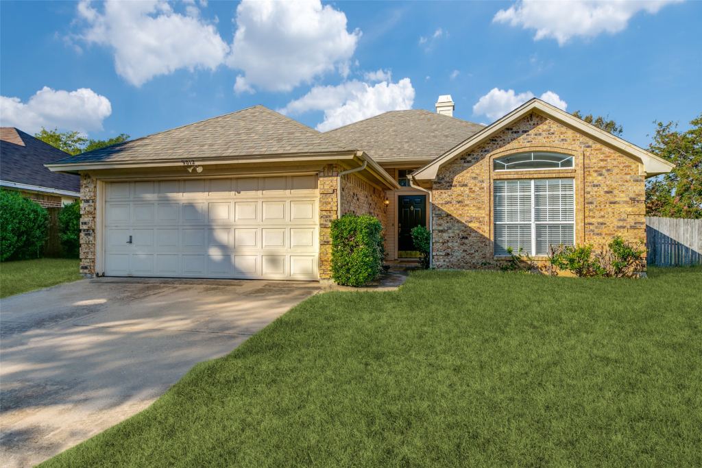 9012 Topperwind Court, Fort Worth, TX 76134 — photo 1