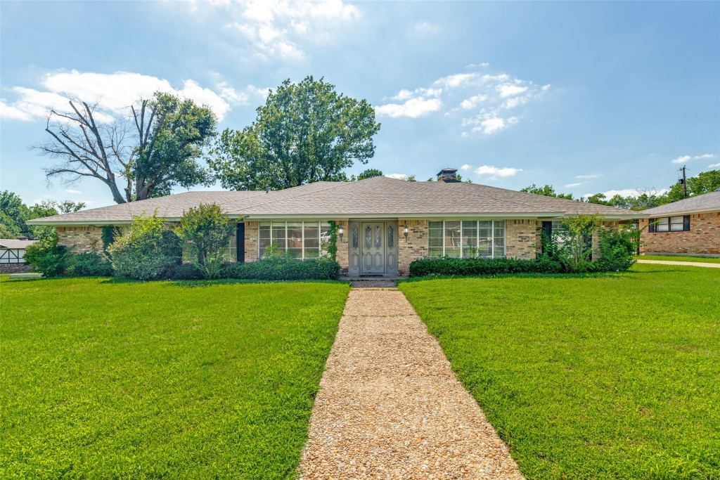 2500 Brookhaven Drive, Denison, TX 75020 — photo 1