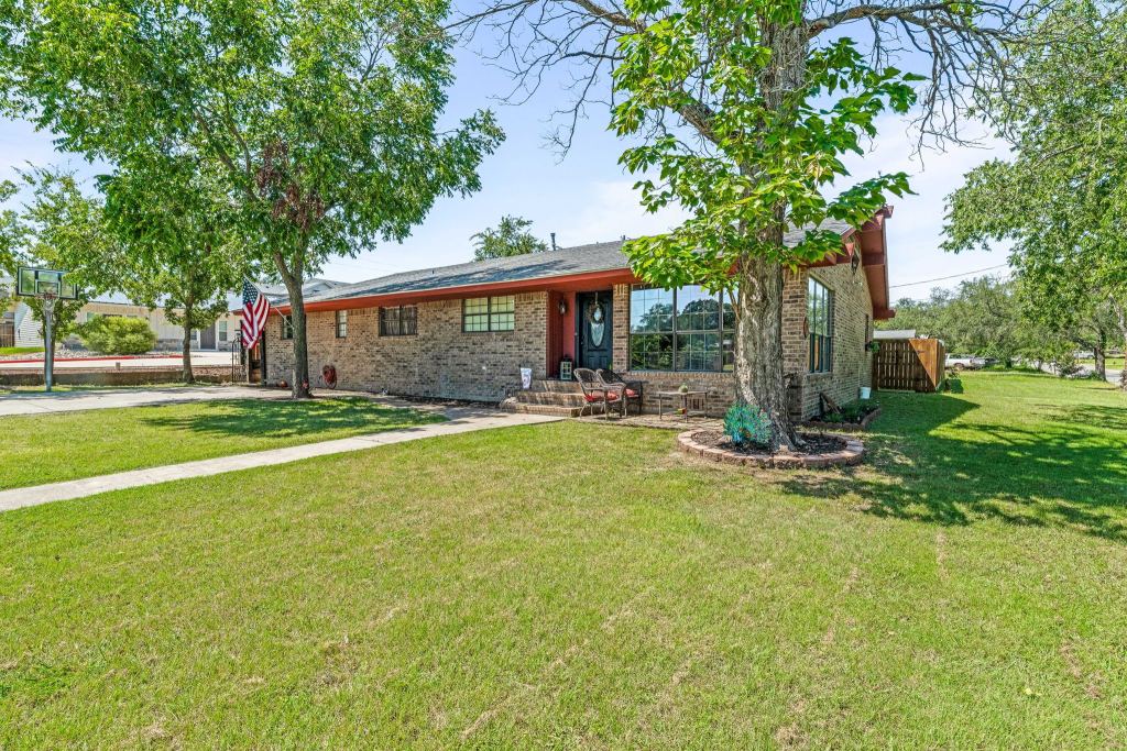 810 Alexander Road, Stephenville, TX 76401 — photo 1