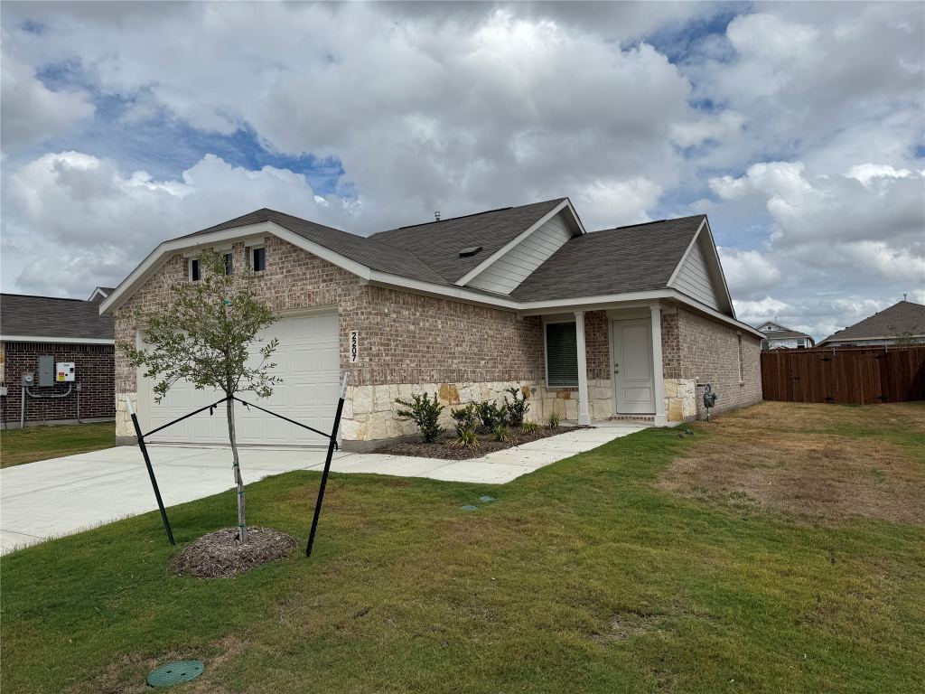2207 Neyland Drive, Ennis, TX 75119 — photo 1