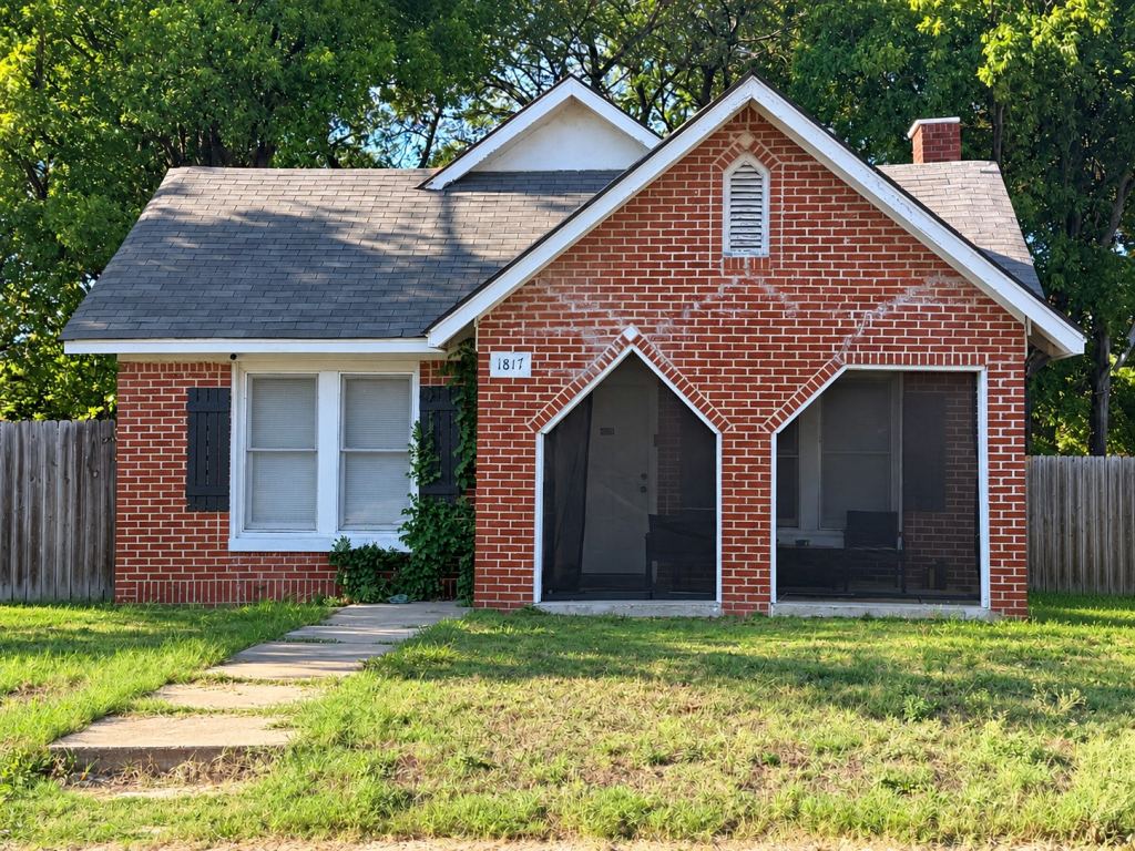 1817 Seneca Avenue, Waco, TX 76707 — photo 1