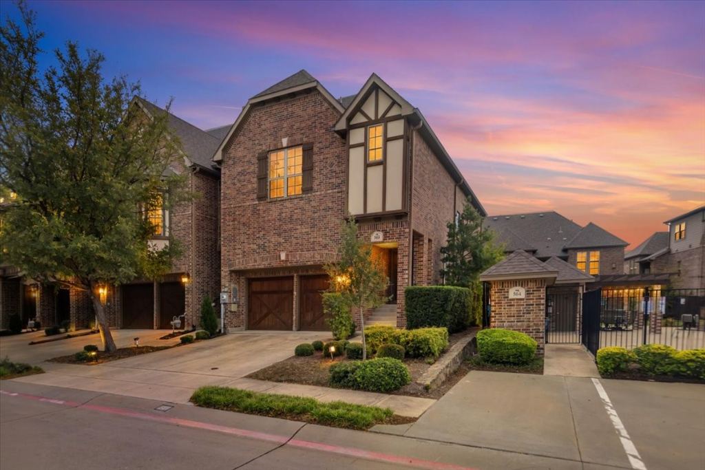 568 Hampshire Drive, Lewisville, TX 75067 — photo 1