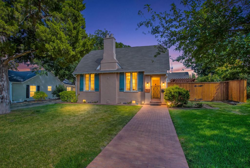 2512 Austin Avenue, Waco, TX 76710 — photo 1