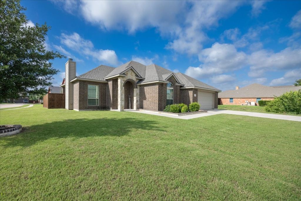 304 Hardeman Boulevard, Justin, TX 76247 — photo 1