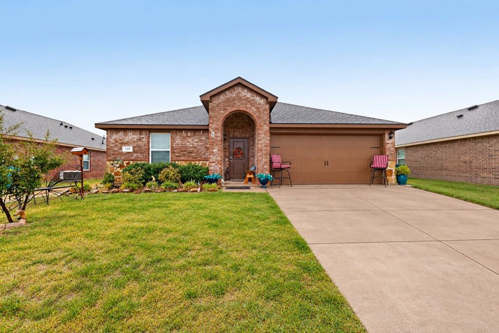 728 Meadow Creek Lane, Royse City, TX 75189 — photo 1