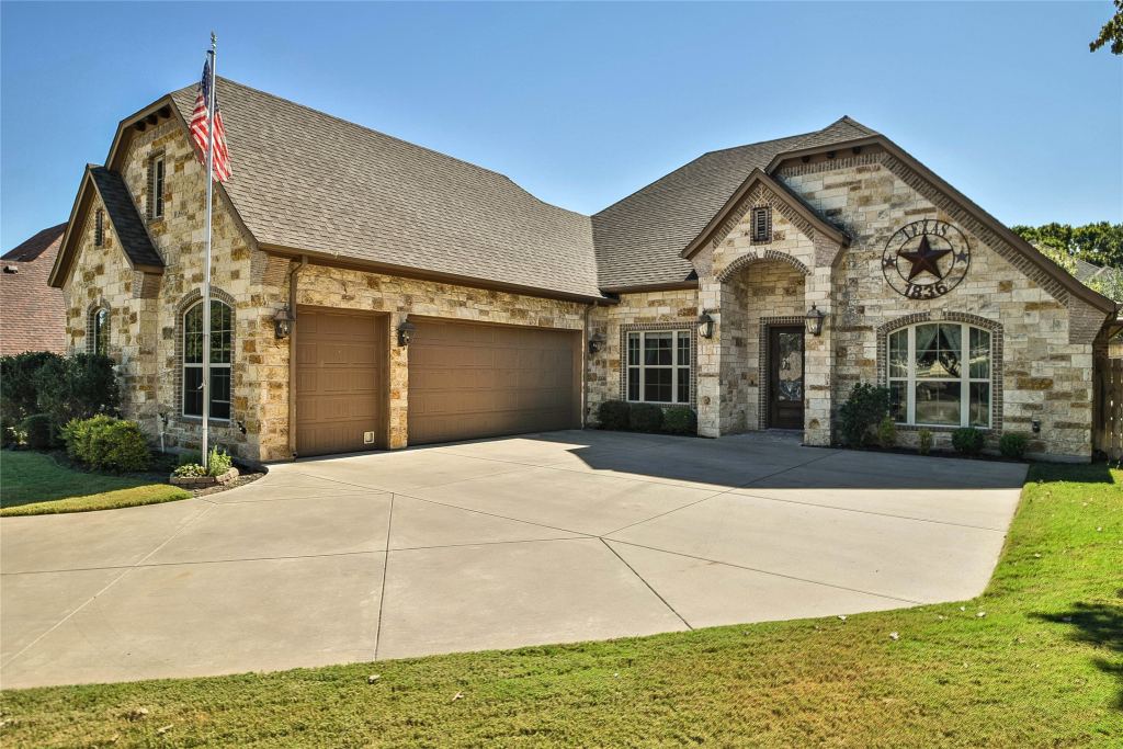9707 Trinity Court, Granbury, TX 76049 — photo 1