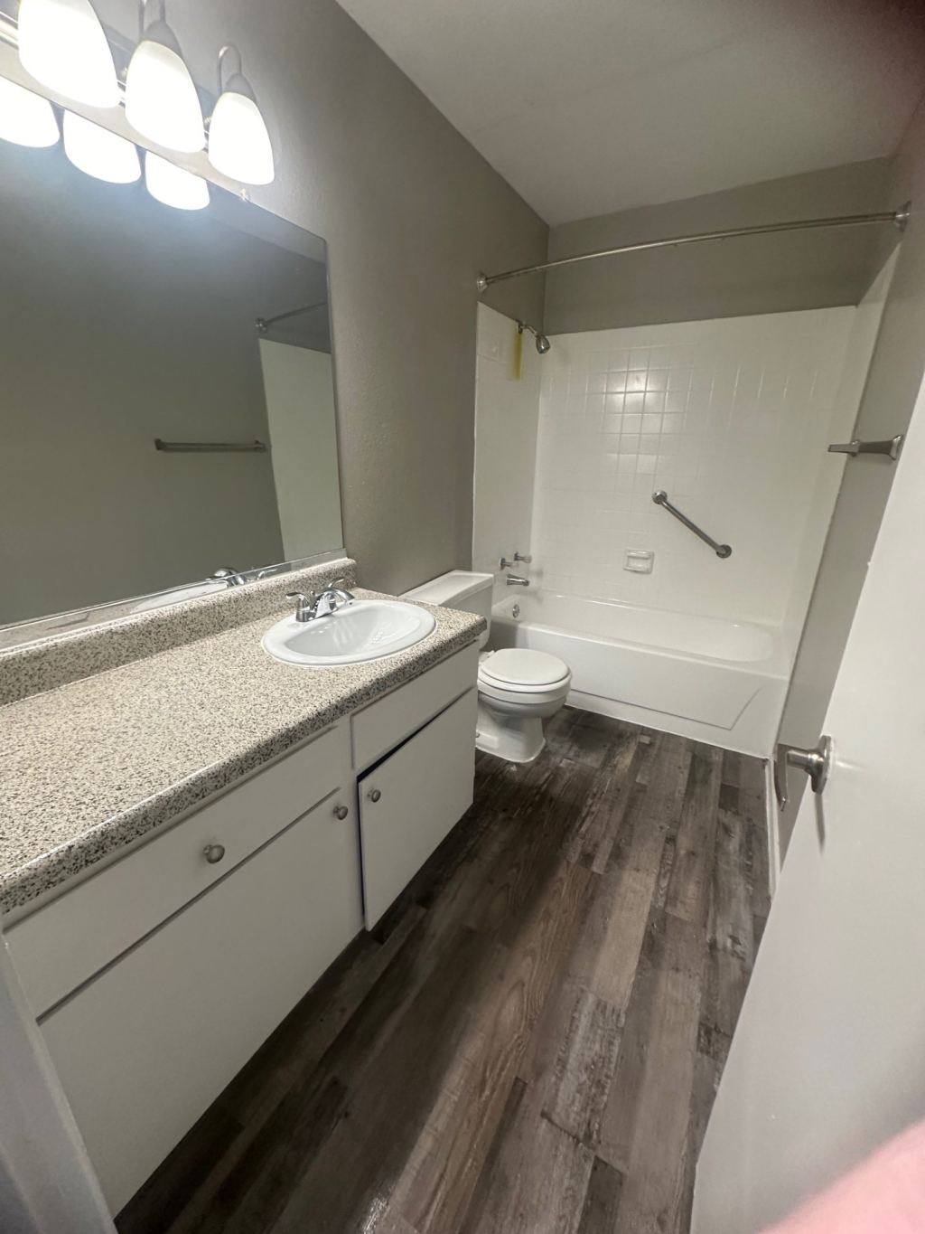 1122 Millview Drive 203, Arlington, TX 76012 — photo 1
