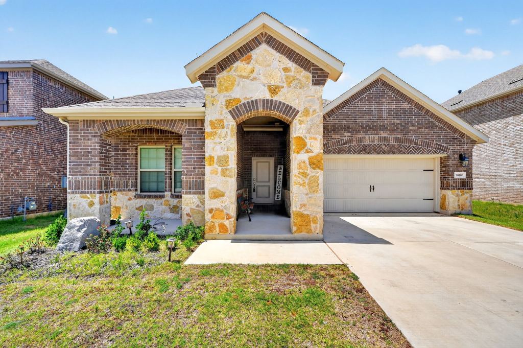 10105 Sunnyview Lane, Aubrey, TX 76227 — photo 1