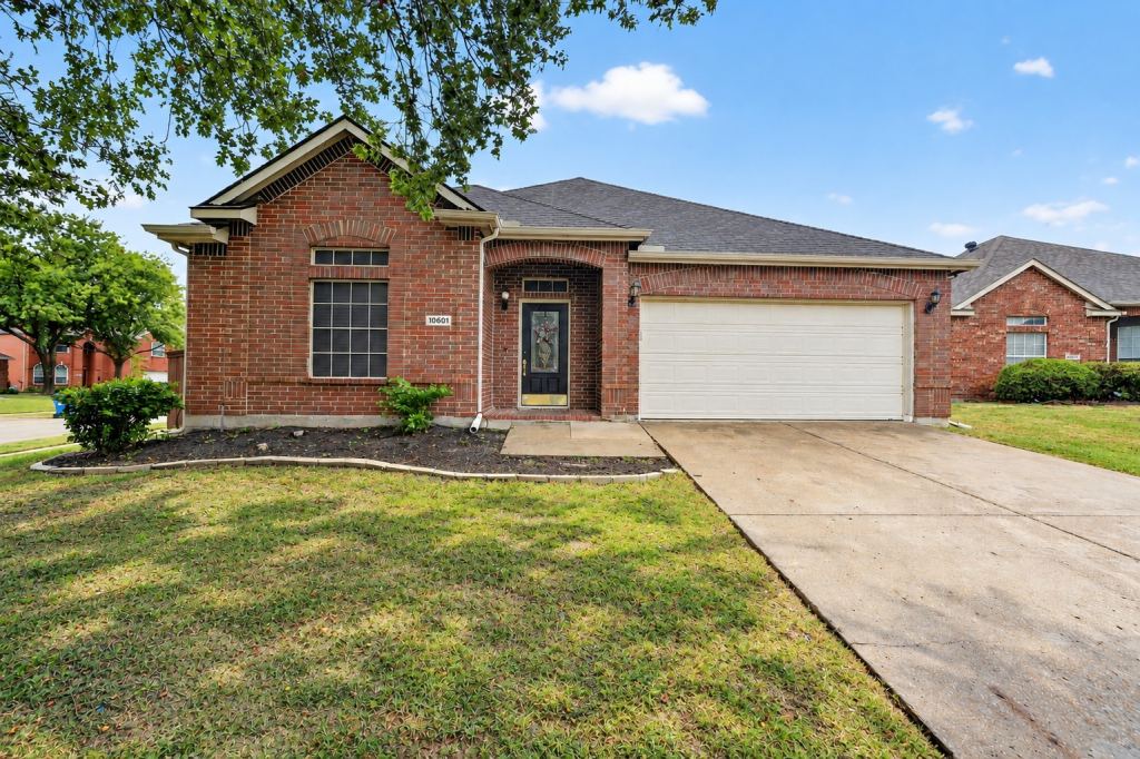 10601 Augusta Lane, Rowlett, TX 75089 — photo 1