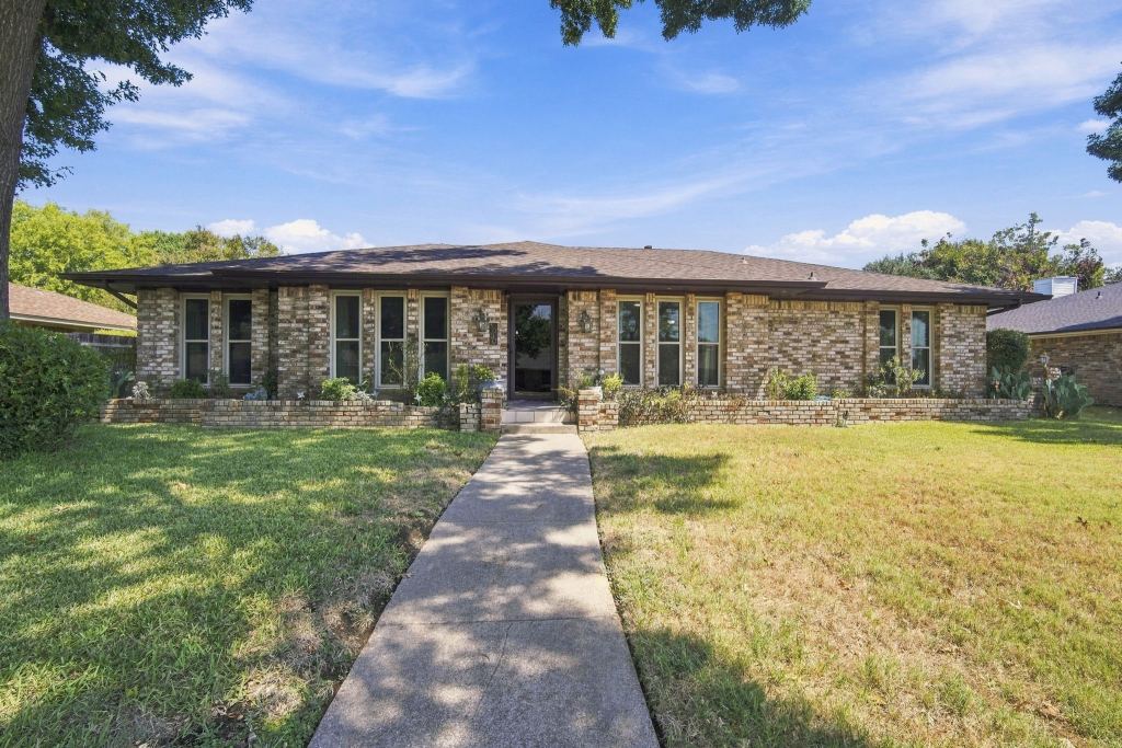 1030 Shadywood Lane, DeSoto, TX 75115 — photo 1
