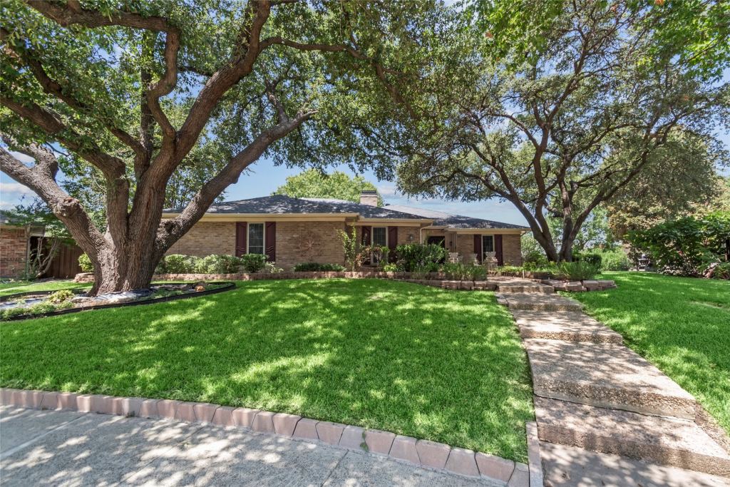 3233 Chimneyrock Drive, Plano, TX 75023 — photo 1