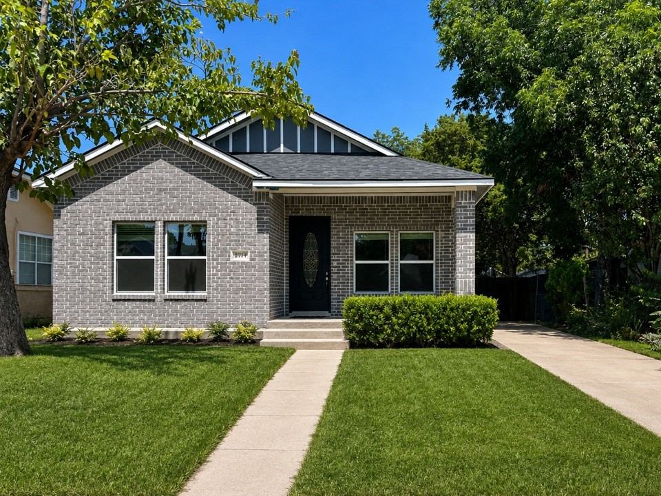 2715 Grafton Avenue, Dallas, TX 75211 — photo 1