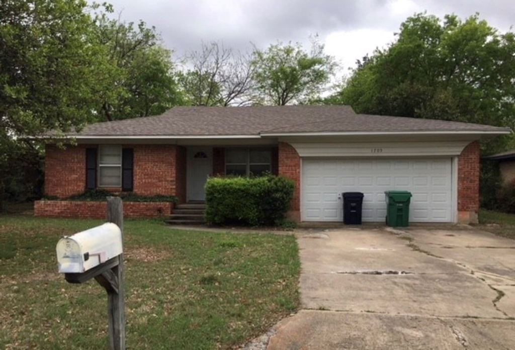 1705 Crescent Street, Denton, TX 76201 — photo 1
