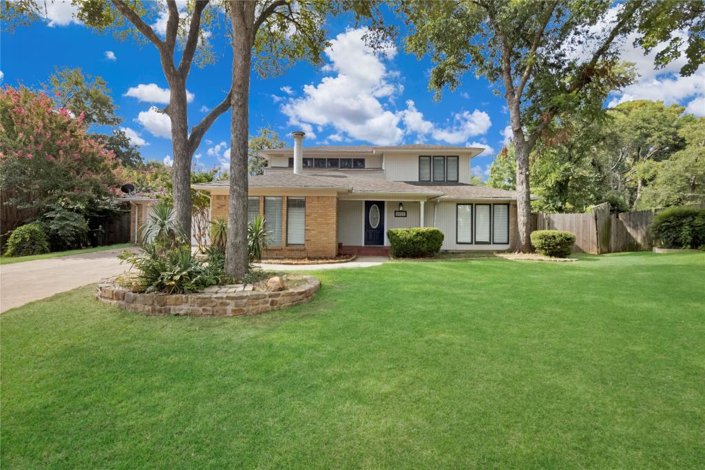 4927 Stage Line Drive, Arlington, TX 76017 — photo 1