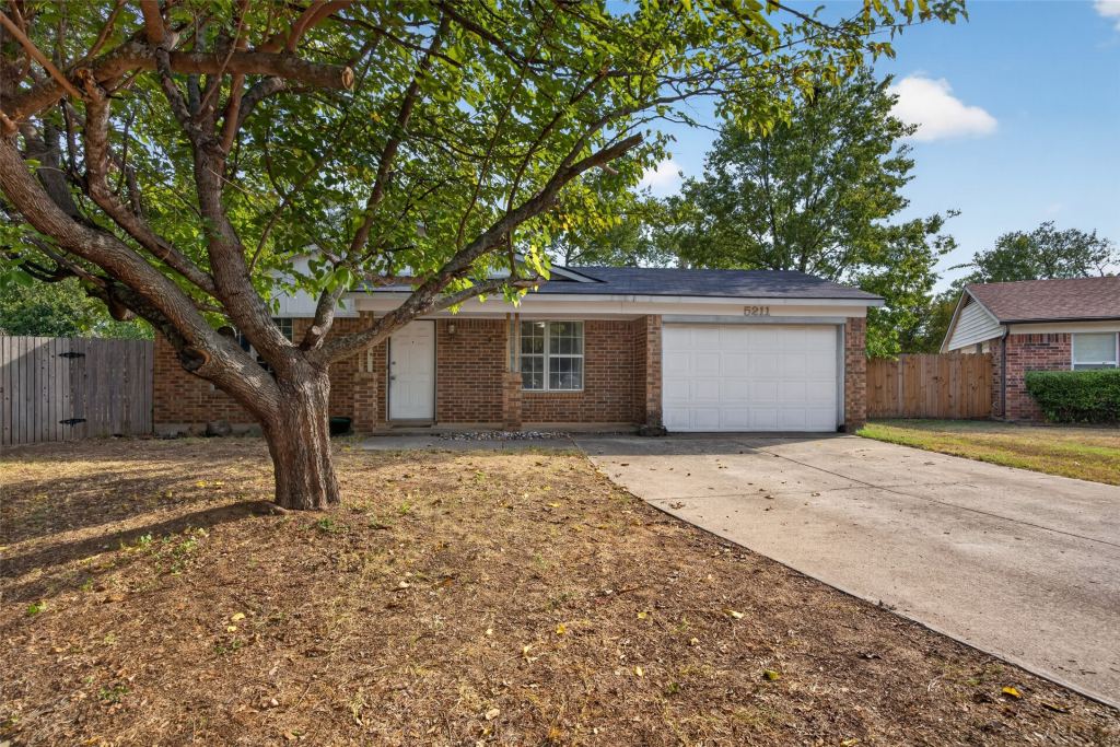 5211 Hideaway Court, Arlington, TX 76017 — photo 1