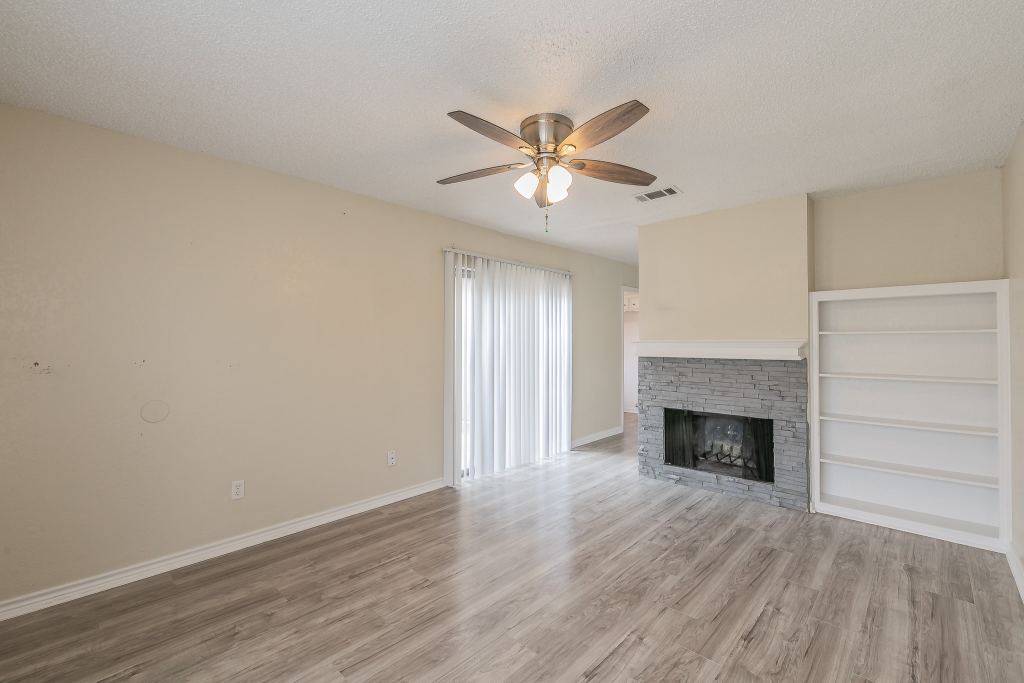 2760 Parkchester Drive, Arlington, TX 76015 — photo 1